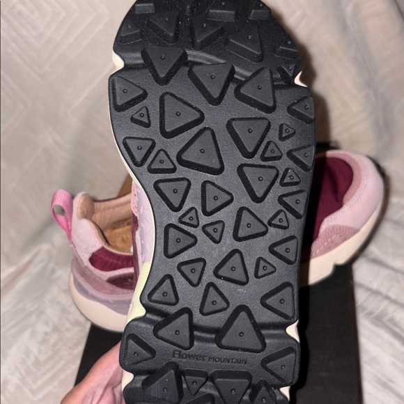 NWT Flower Mountain Yamano 3 Sneaker in Light Rose - Picture 14 of 14